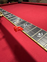 Load image into Gallery viewer, 5th String Banjo Capo – Compensation Limits Retuning – Stores Securely